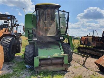 John Deere 1075 Combine - 2