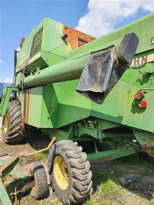 John Deere 1075 Combine - 8