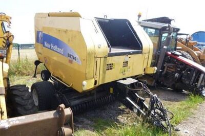 2007 New Holland BR740A Round Baler