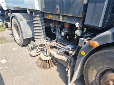 2010 Iveco Eurocargo 150E22 Johnston Body Sweeper - 7